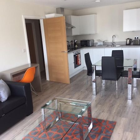 House Of Fisher- Solstice House Apartments Farnborough  Extérieur photo