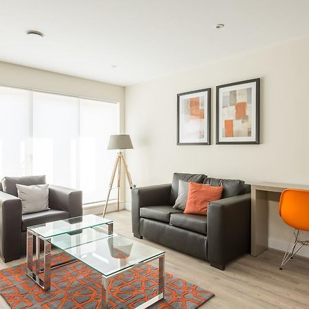 House Of Fisher- Solstice House Apartments Farnborough  Extérieur photo