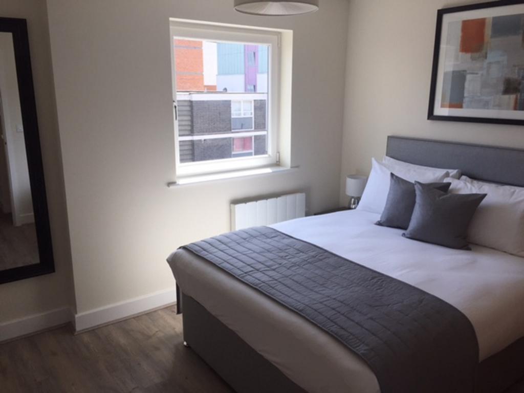 House Of Fisher- Solstice House Apartments Farnborough  Extérieur photo