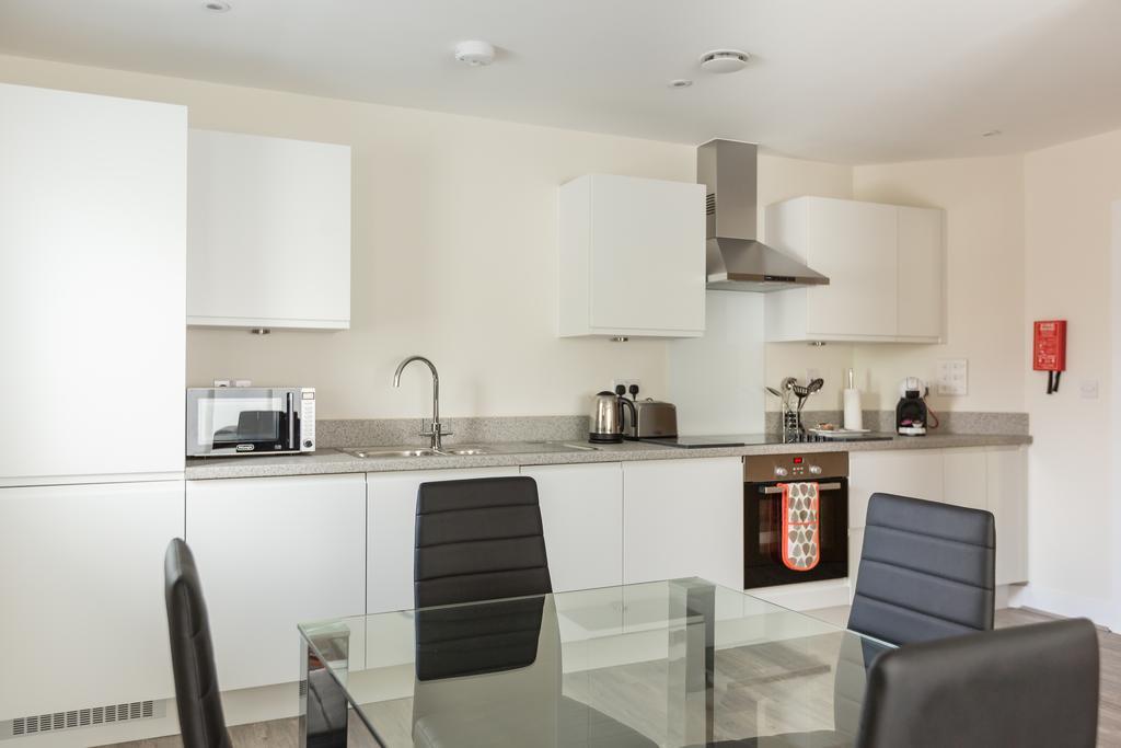 House Of Fisher- Solstice House Apartments Farnborough  Extérieur photo