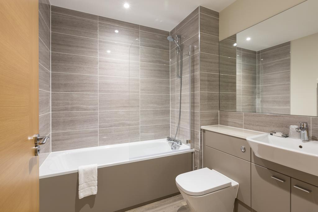 House Of Fisher- Solstice House Apartments Farnborough  Extérieur photo
