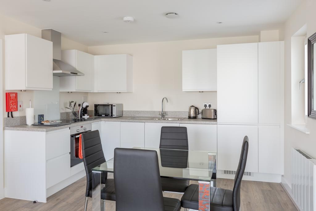 House Of Fisher- Solstice House Apartments Farnborough  Extérieur photo