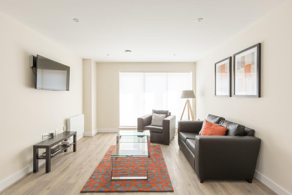House Of Fisher- Solstice House Apartments Farnborough  Extérieur photo